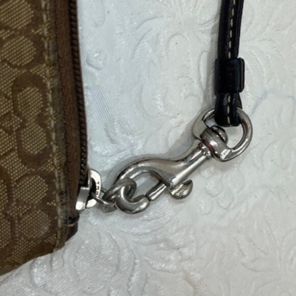 VTG Mini Coach Brown Signature Jacquard Fabric Zip Wristlet 6.25"x4" - Picture 5 of 14